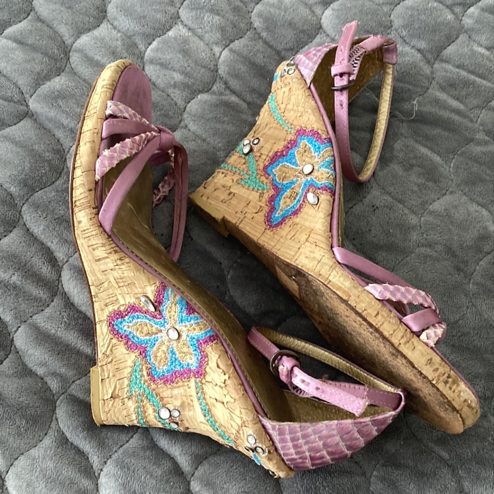 Shoes - Picture 2 of 3